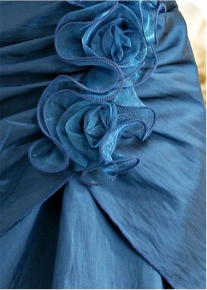 Коктейльное платье с цветами