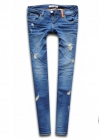 Синие джинсы с элементами износа
